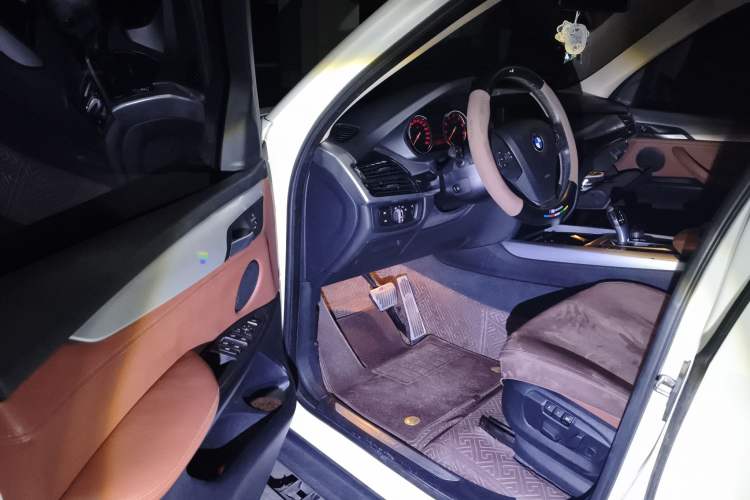 Used BMW X5 2018 xDrive35i Base Model Middle East Driver Seat