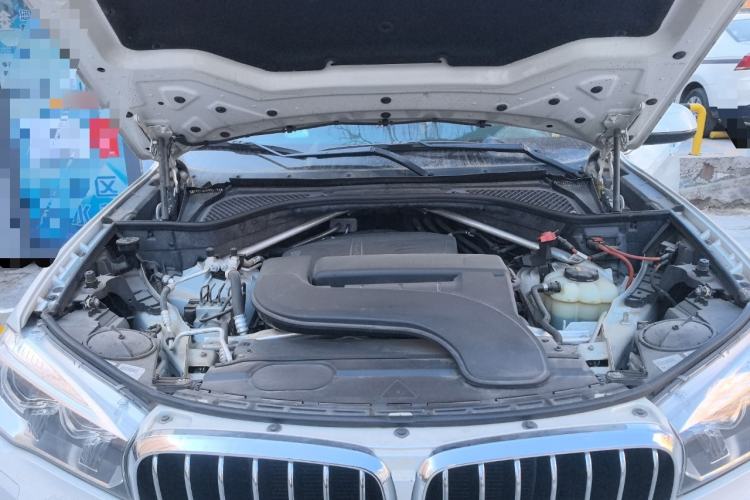 Used BMW X5 2018 xDrive28i Engine Bay