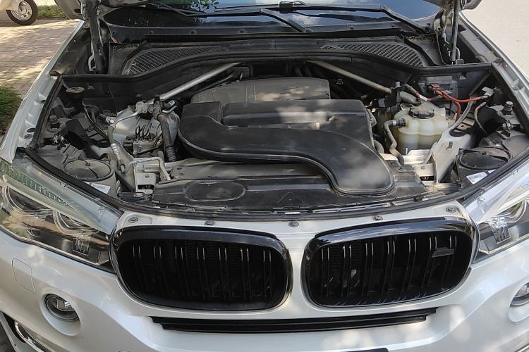 Used BMW X5 2018 xDrive28i Engine Bay