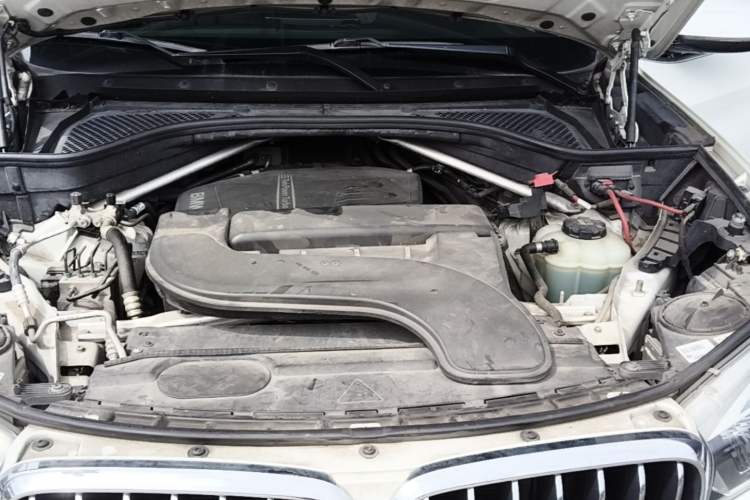 Used BMW X5 2018 xDrive28i Engine Bay