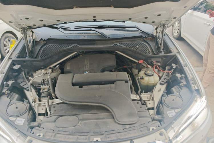 Used BMW X5 2018 xDrive28i Engine Bay