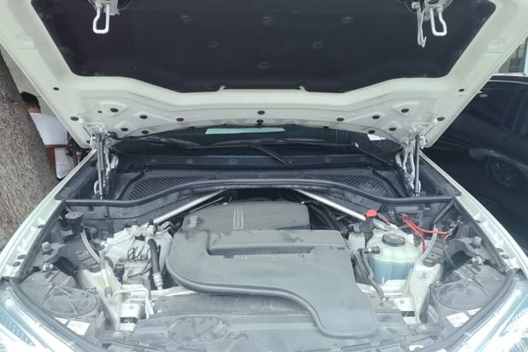 Used BMW X5 2018 xDrive28i Engine Bay