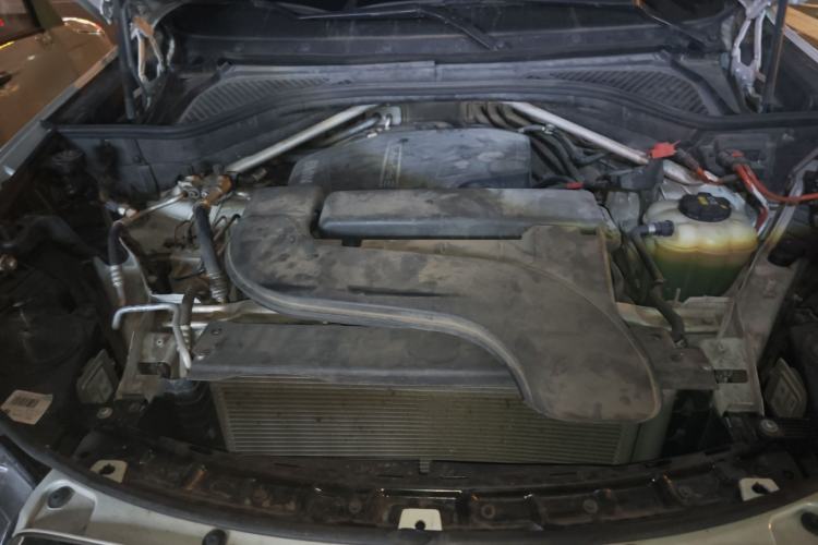 Used BMW X5 2018 xDrive28i Engine Bay