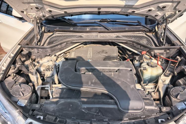 Used BMW X5 2018 xDrive28i Engine Bay