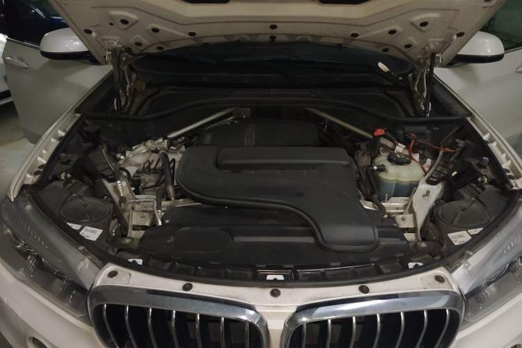 Used BMW X5 2018 xDrive28i Engine Bay