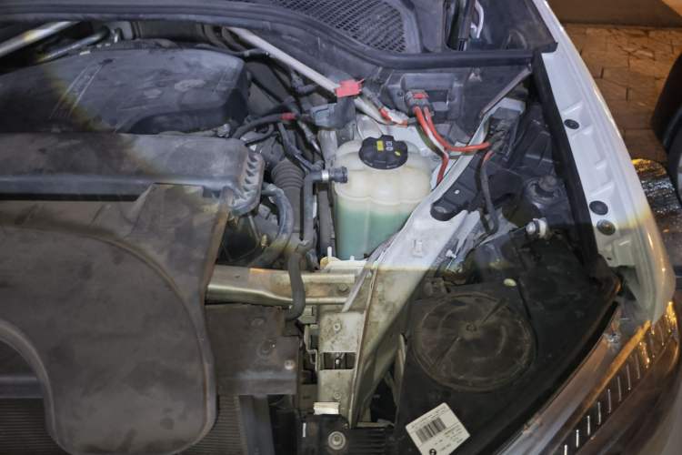 Used BMW X5 2018 xDrive28i Engine Bay Left
