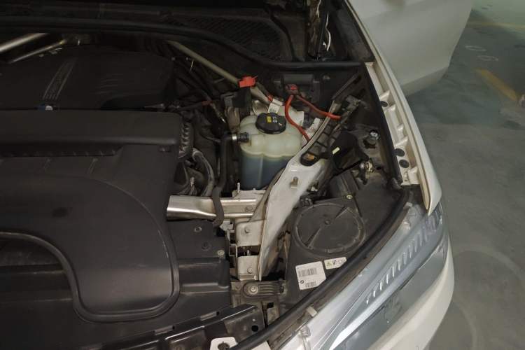 Used BMW X5 2018 xDrive28i Engine Bay Left