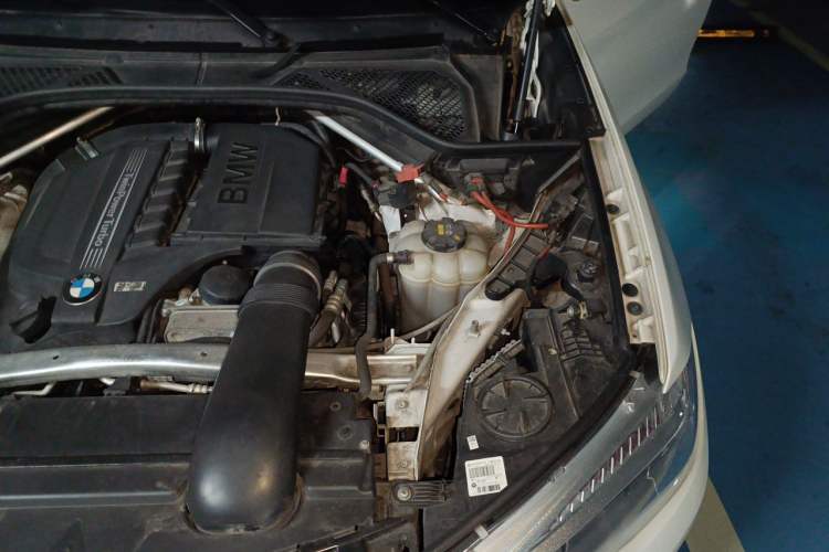 Used BMW X5  Engine Bay Left
