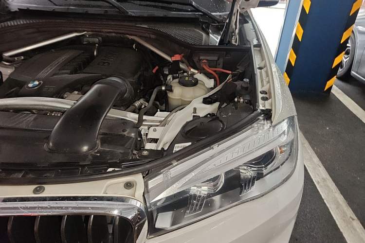 Used BMW X5  Engine Bay Left