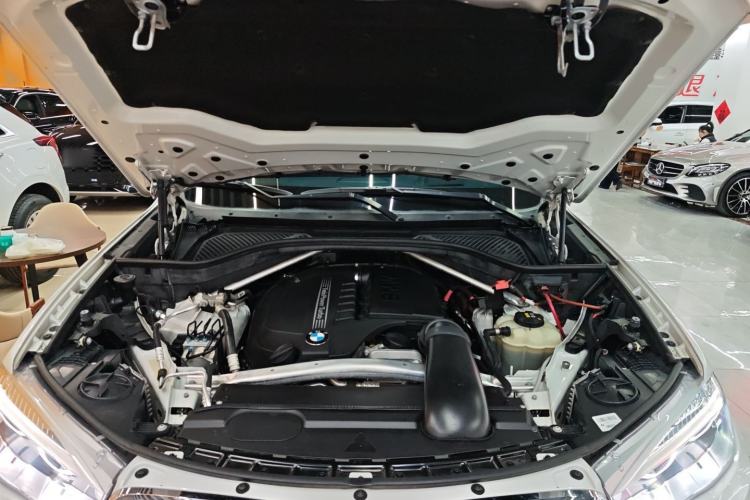 Used BMW X5 2018 xDrive35i M Sport Edition Engine Bay