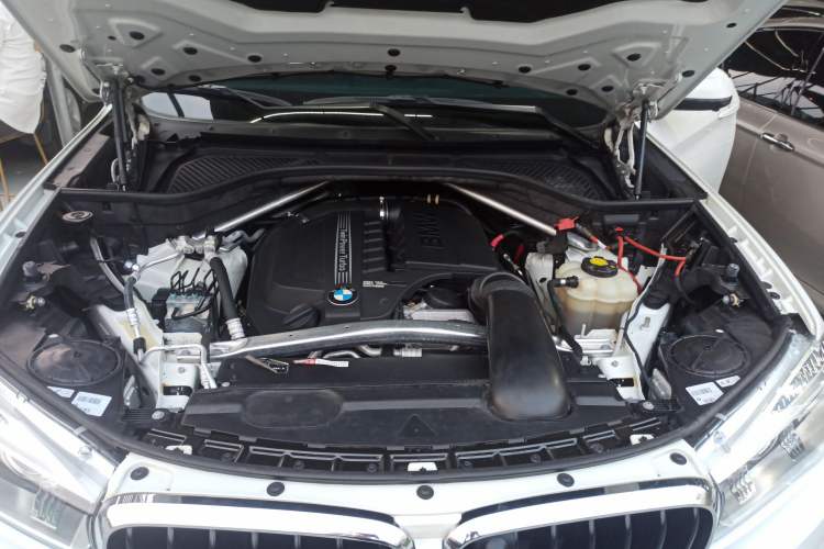 Used BMW X5 2018 xDrive35i Base Model Middle East Engine Bay