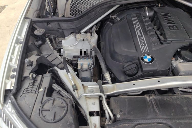 Used BMW X5 2018 xDrive35i M Sport Edition Engine Bay Right