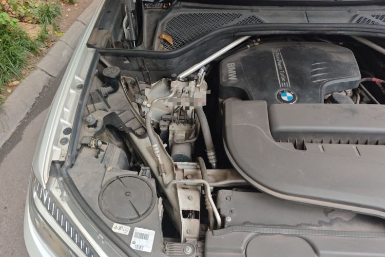 Used BMW X5 2018 xDrive28i Engine Bay Right