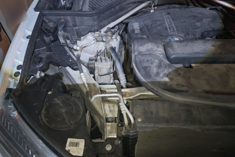 Used BMW X5 2018 xDrive28i Engine Bay Right