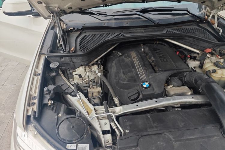 Used BMW X5 2018 xDrive35i Elegant Edition Engine Bay Right