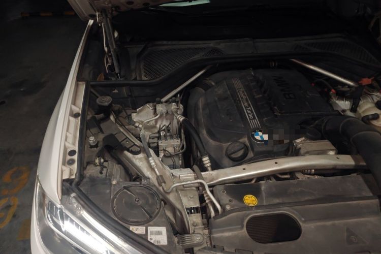 Used BMW X5  Engine Bay Right