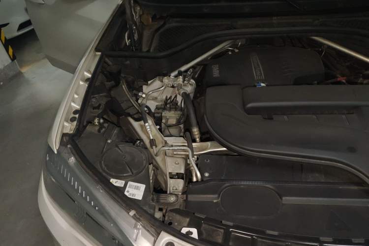 Used BMW X5 2018 xDrive28i Engine Bay Right