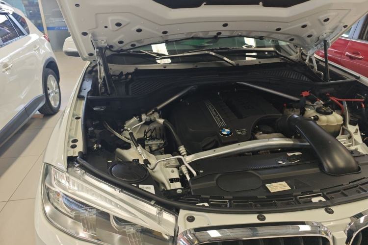 Used BMW X5  Engine Bay Right