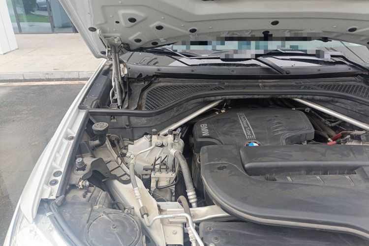 Used BMW X5 2018 xDrive28i Engine Bay Right