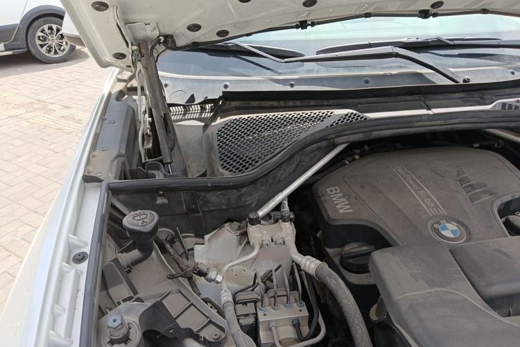 Used BMW X5 2018 xDrive28i Engine Bay Right
