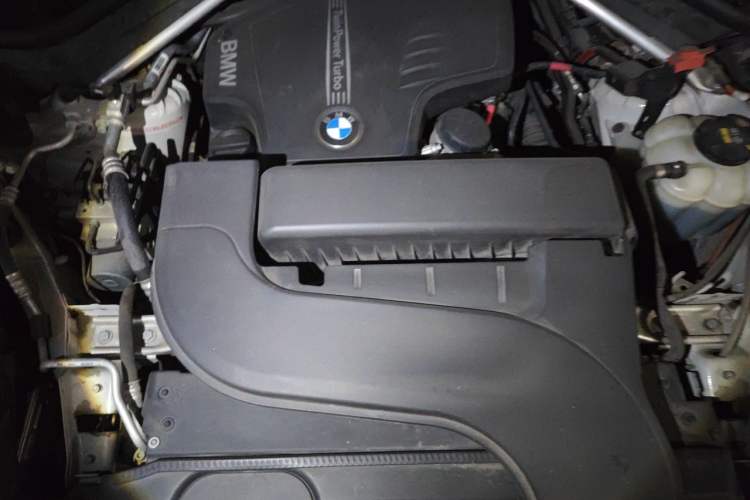 Used BMW X5 2018 xDrive28i Engine Bay