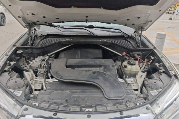 Used BMW X5 2018 xDrive28i Engine Bay