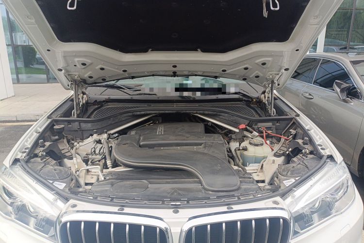 Used BMW X5 2018 xDrive28i Engine Bay