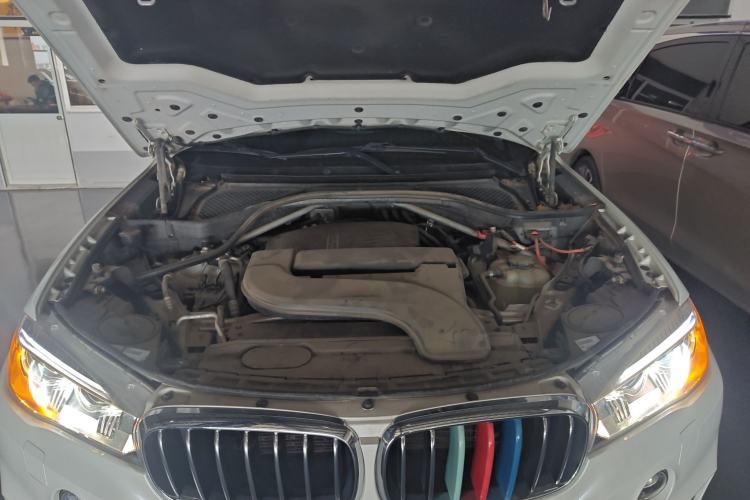 Used BMW X5 2018 xDrive28i Engine Bay
