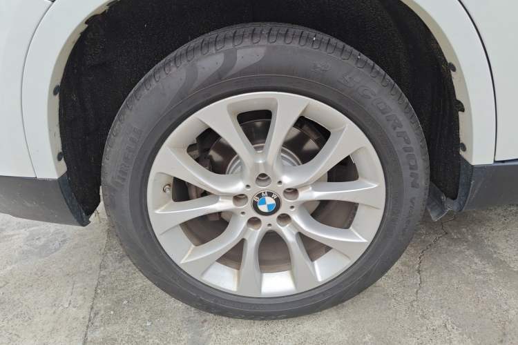 Used BMW X5 2018 xDrive28i Exterior 2