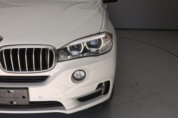 Used BMW X5 2018 xDrive28i Exterior 2