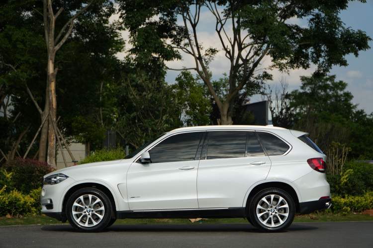 Used BMW X5 2018 xDrive28i Exterior 2
