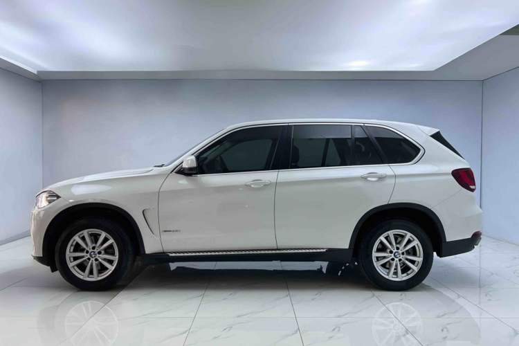 Used BMW X5 2018 xDrive35i Base Model Middle East Exterior 3