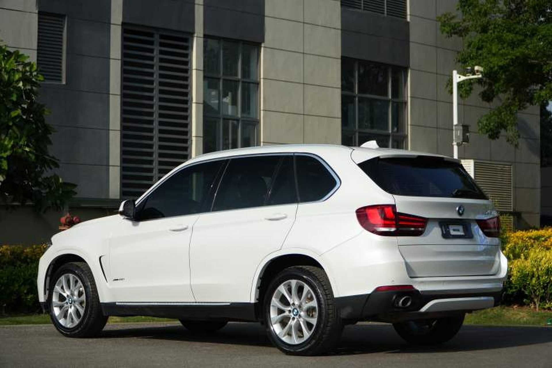 Used BMW X5 2018 xDrive28i Exterior 3
