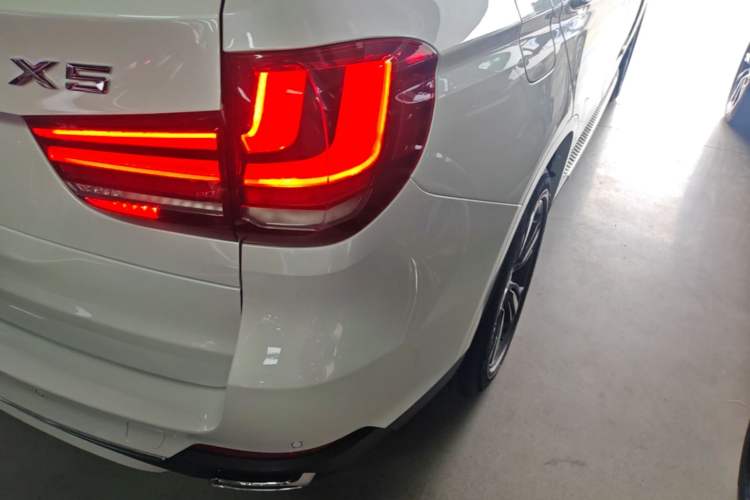 Used BMW X5 2018 xDrive35i Elegant Edition Exterior 3