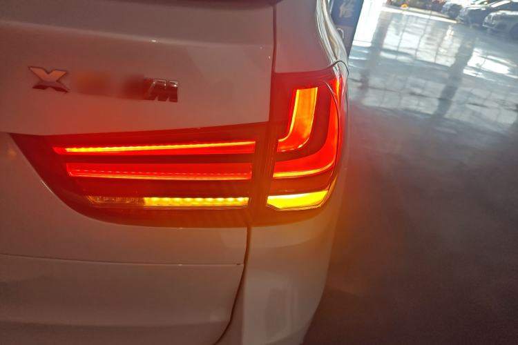 Used BMW X5 2018 xDrive28i Exterior 3