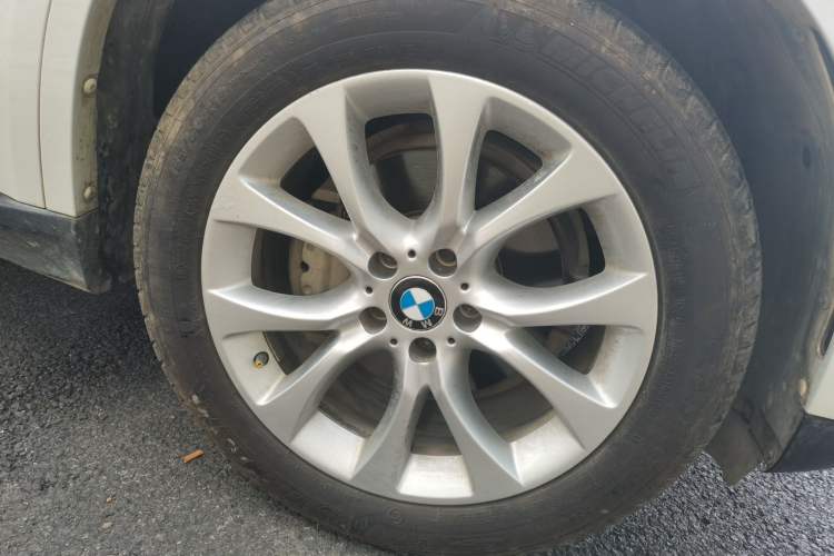 Used BMW X5 2018 xDrive28i Exterior 4