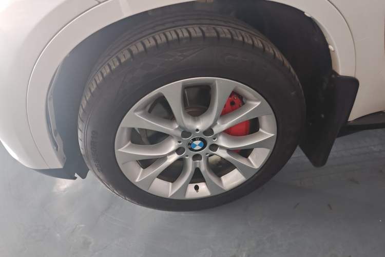 Used BMW X5 2018 xDrive28i Exterior 4