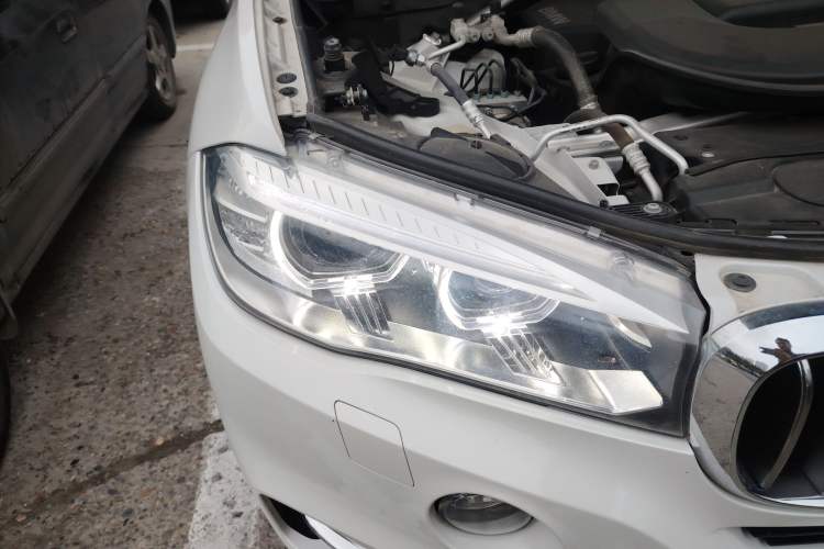 Used BMW X5 2018 xDrive28i Exterior 6