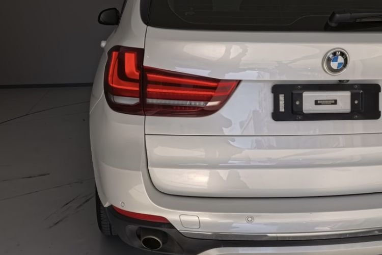 Used BMW X5 2018 xDrive28i Exterior 9