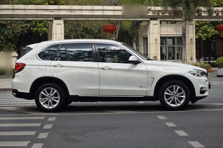 Used BMW X5 2018 xDrive35i Base Model Middle East Exterior 9