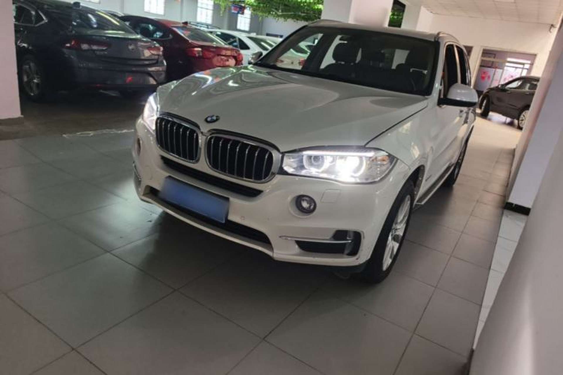 Used BMW X5 2018 xDrive28i Front Left 45 Deg