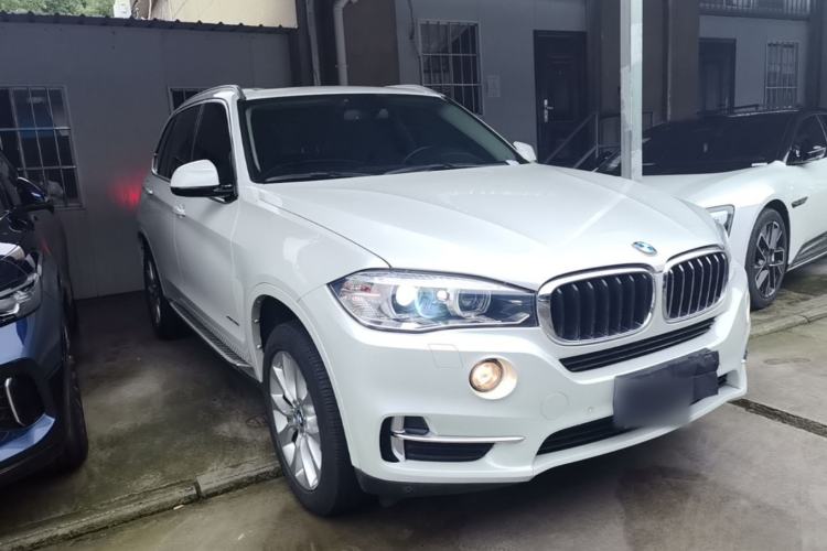 Used BMW X5 2018 xDrive28i Front Right 45 Deg