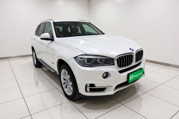 Used BMW X5 2018 xDrive28i Front Right 45 Deg