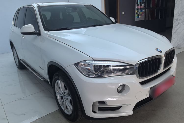 Used BMW X5 2018 xDrive35i Base Model Middle East Front Right 45 Deg