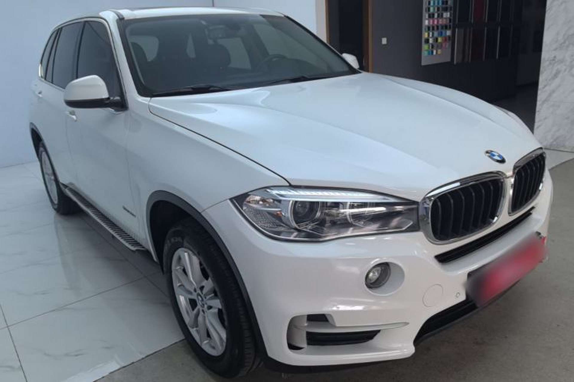 Used BMW X5 2018 xDrive35i Base Model Middle East Front Right 45 Deg