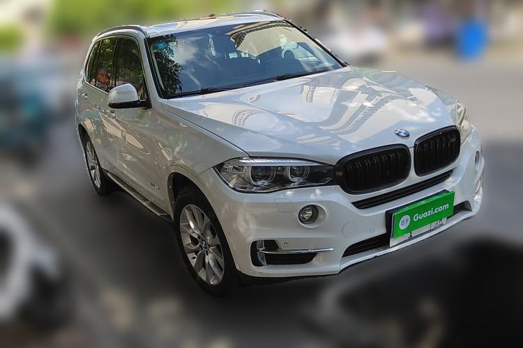Used BMW X5 2018 xDrive28i Front Right 45 Deg