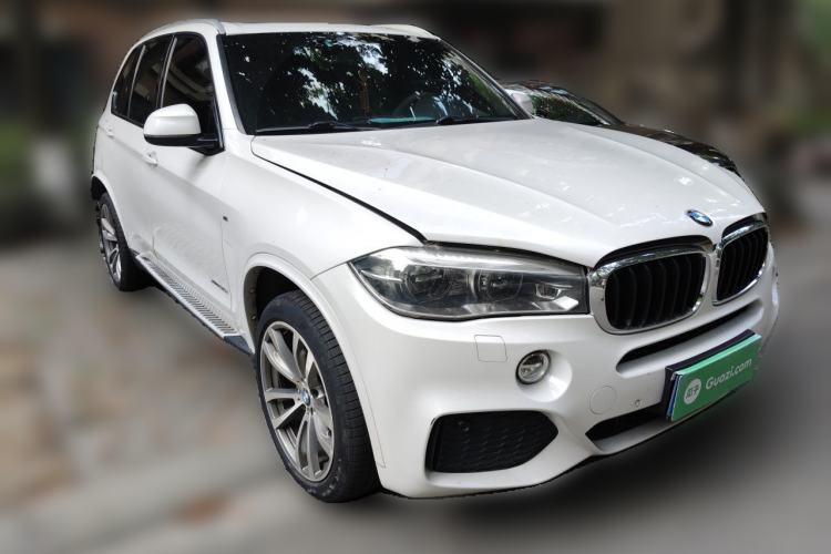 Used BMW X5  Front Right 45 Deg