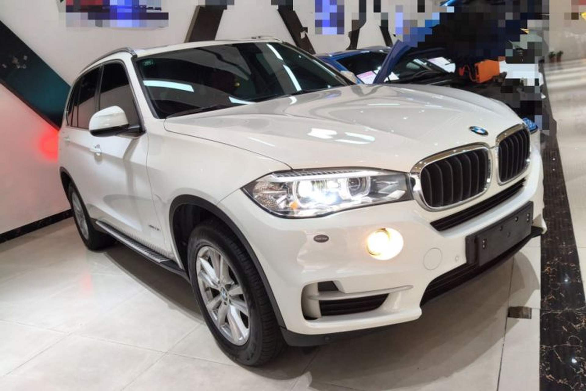 Used BMW X5 2018 xDrive35i Base Model Middle East Front Right 45 Deg
