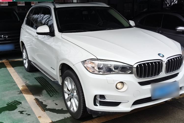 Used BMW X5 2018 xDrive28i Front Right 45 Deg