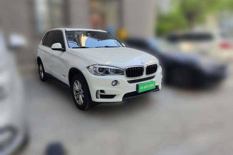 Used BMW X5  Front Right 45 Deg